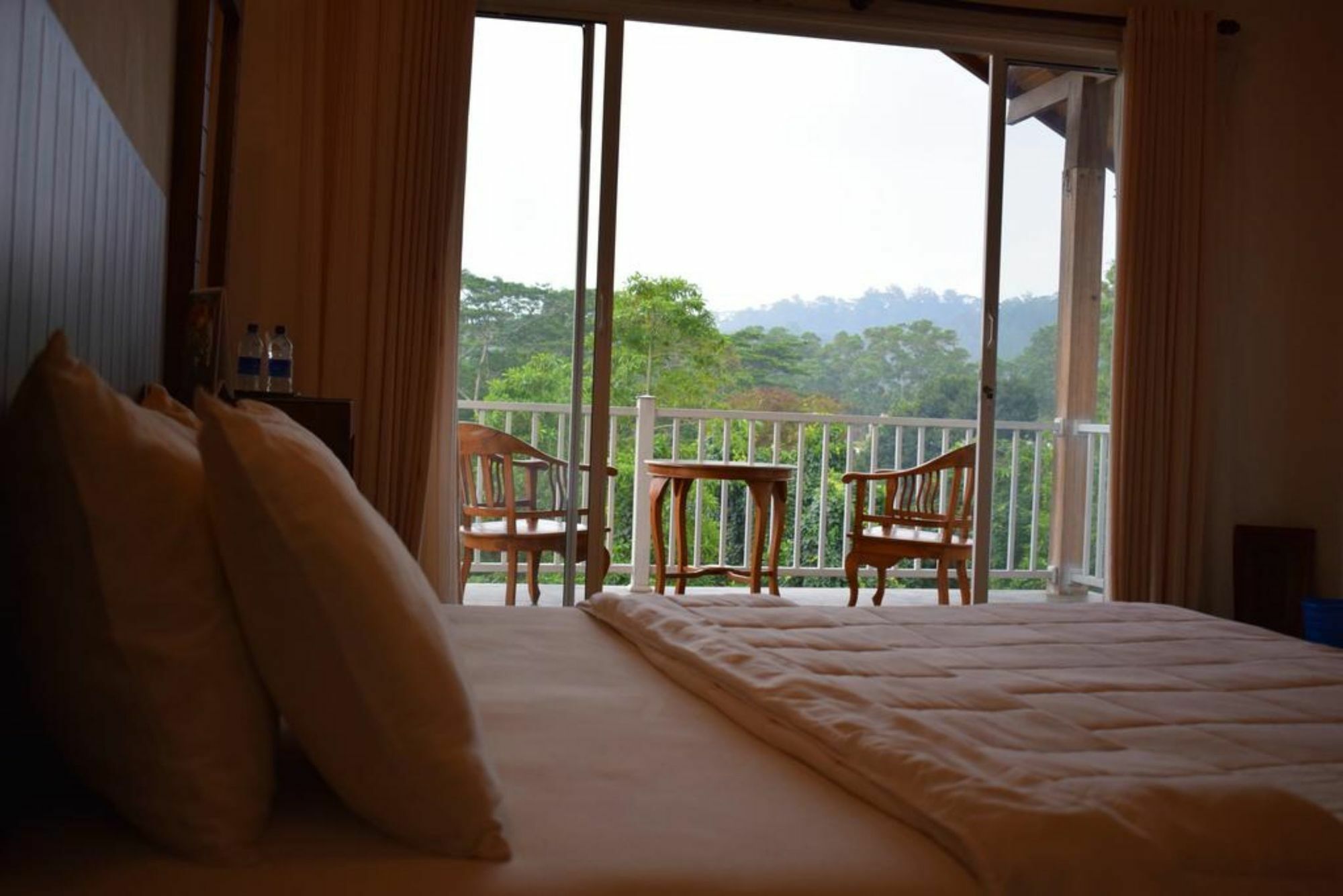 Bee View Home Stay Kandy Buitenkant foto